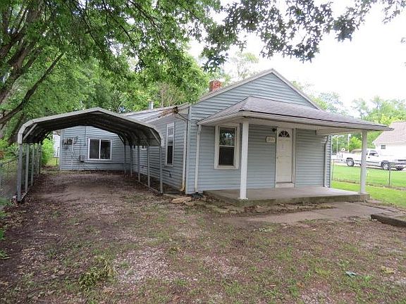 3rd image of 2955 S 42nd St