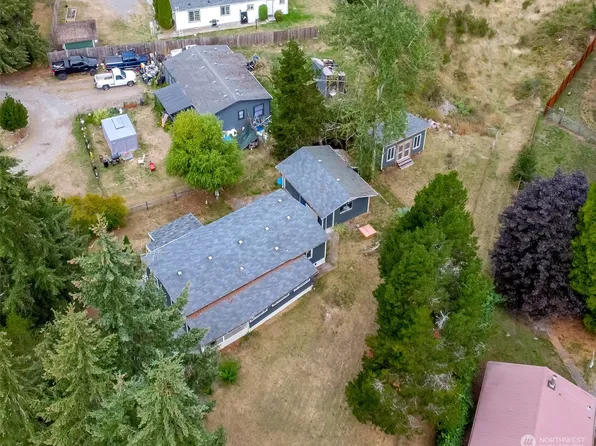 9136 SE Pepperidge Ln, Yelm, WA 98597