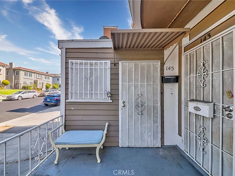 139 S Manhattan Pl — Photo 28