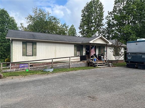 4th image of 164 Yadkin Farm Ln