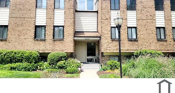 4 Longstream Ct — Photo 8