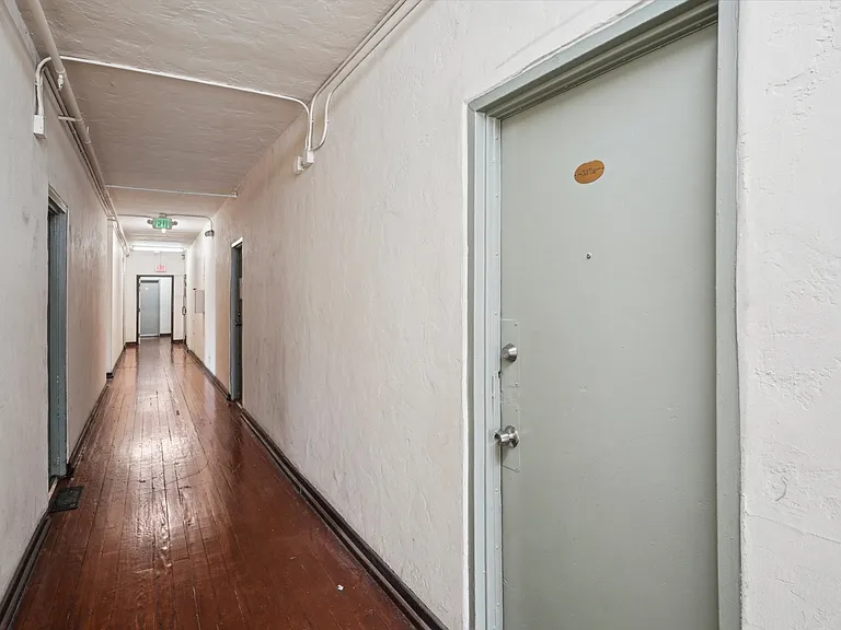 Wendover Apartments — Photo 15