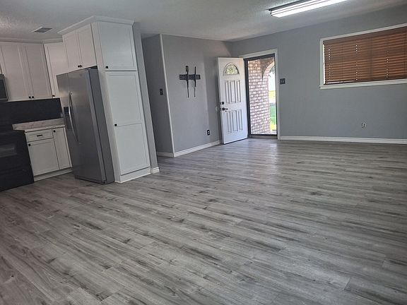 4th image of 307 31st St