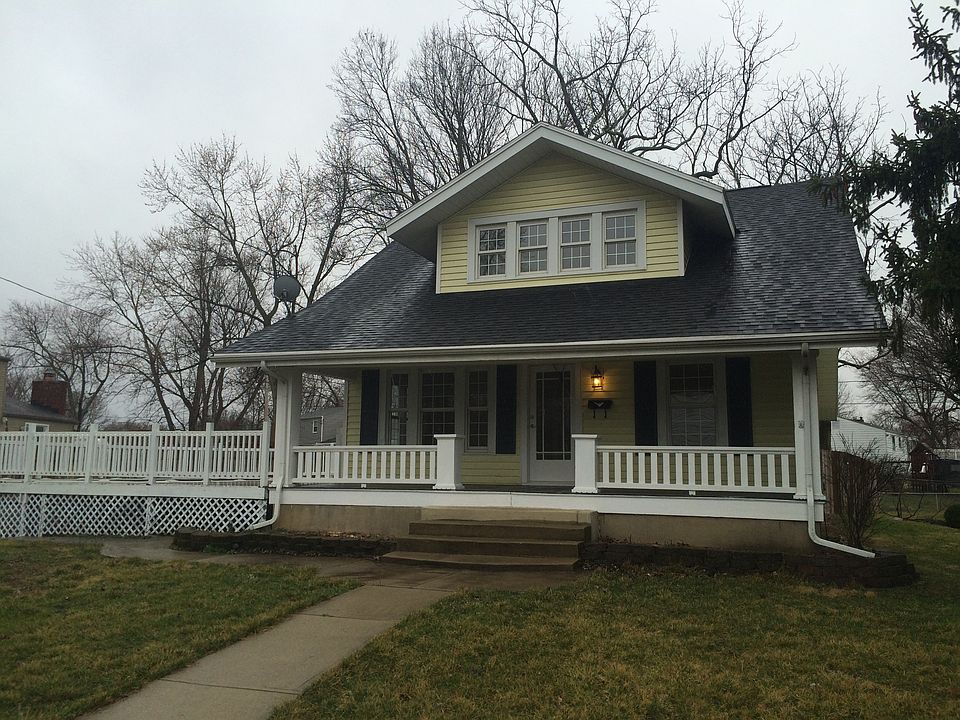 1st image of 207 Northeast Cir