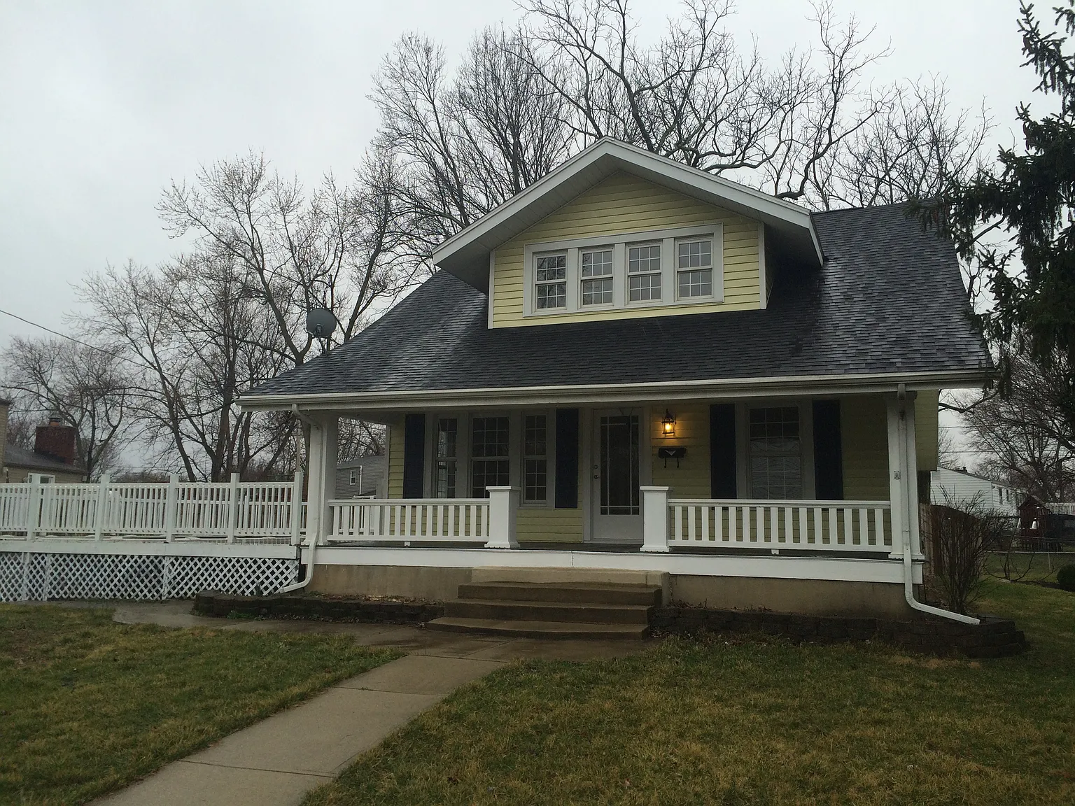 207 Northeast Cir photo 1