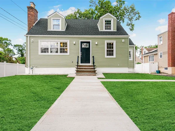 208 E Chester Street, Valley Stream, NY 11580