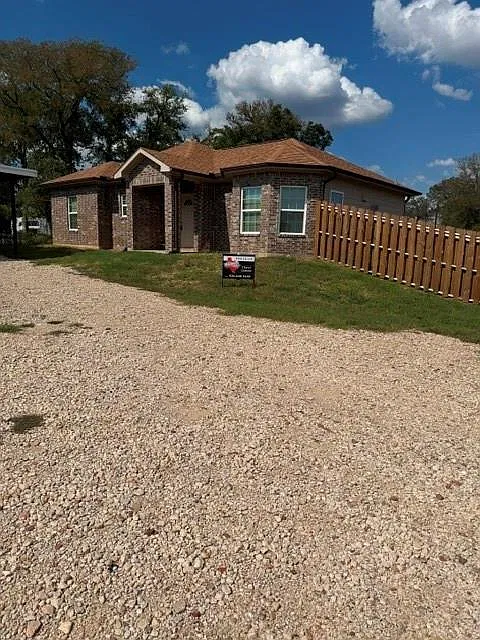 14107 Overstreet Dr