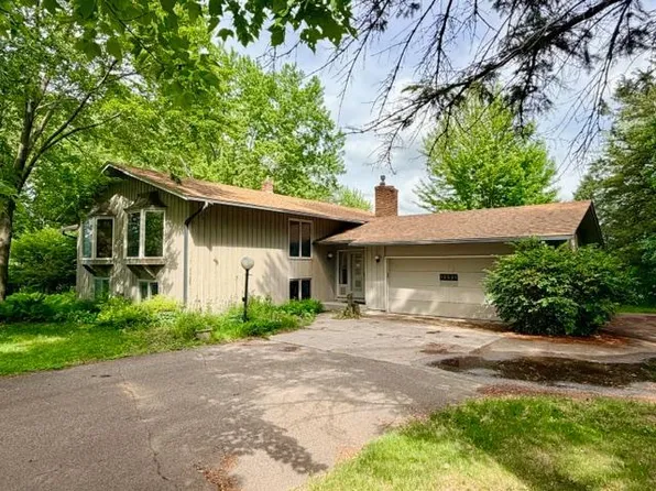 12521 Homestead Dr N, White Bear Lake, MN 55110