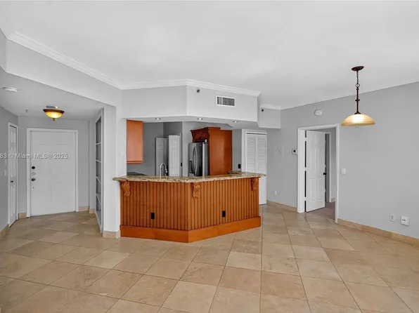 3255 NE 184th St APT 12405, Aventura, FL 33160