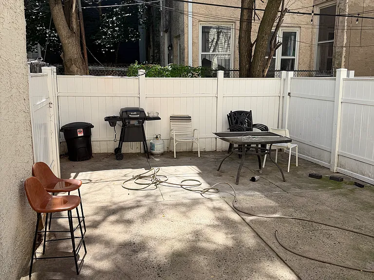 621 N 12th St — Photo 22