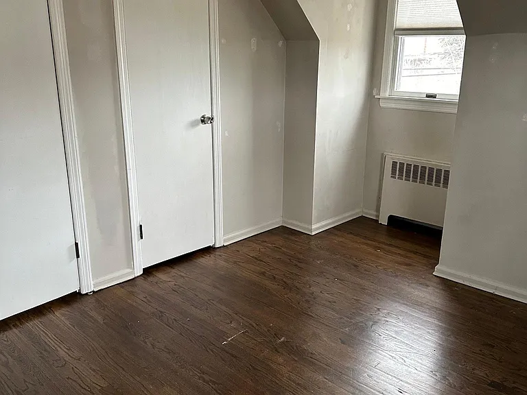 260 N 8th St — Photo 15