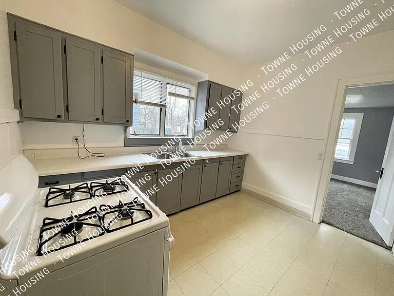 640 Magee Ave #1 — Photo 11