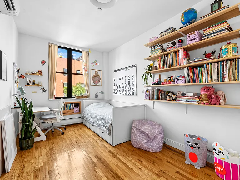 243 8th St #3R — Photo 10