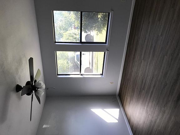 5th image of 1523-1525 Shannon Cir