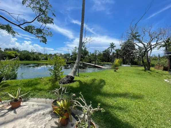 1215 Periwinkle Way, Sanibel, FL 33957