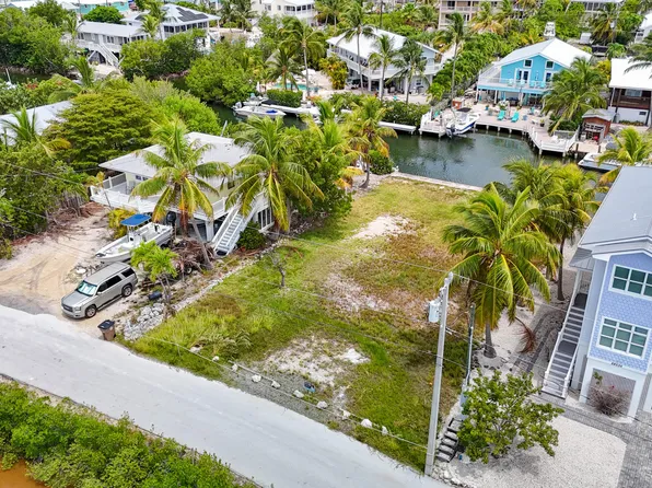 28525 Jolly Roger Dr, Little Torch Key, FL 33042