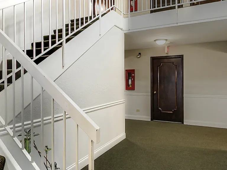 1132 E Randville Dr #2F — Photo 3