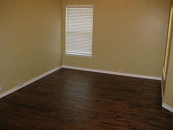 4th image of 6600 Oak Falls Dr