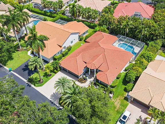 4th image of 9923 NW 64th Court