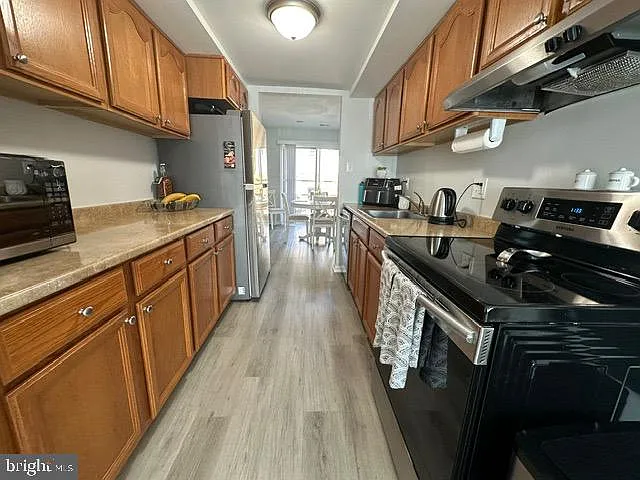 3 bed, 2.5 bath, 1260 sqft, $2,500 — Photo 3