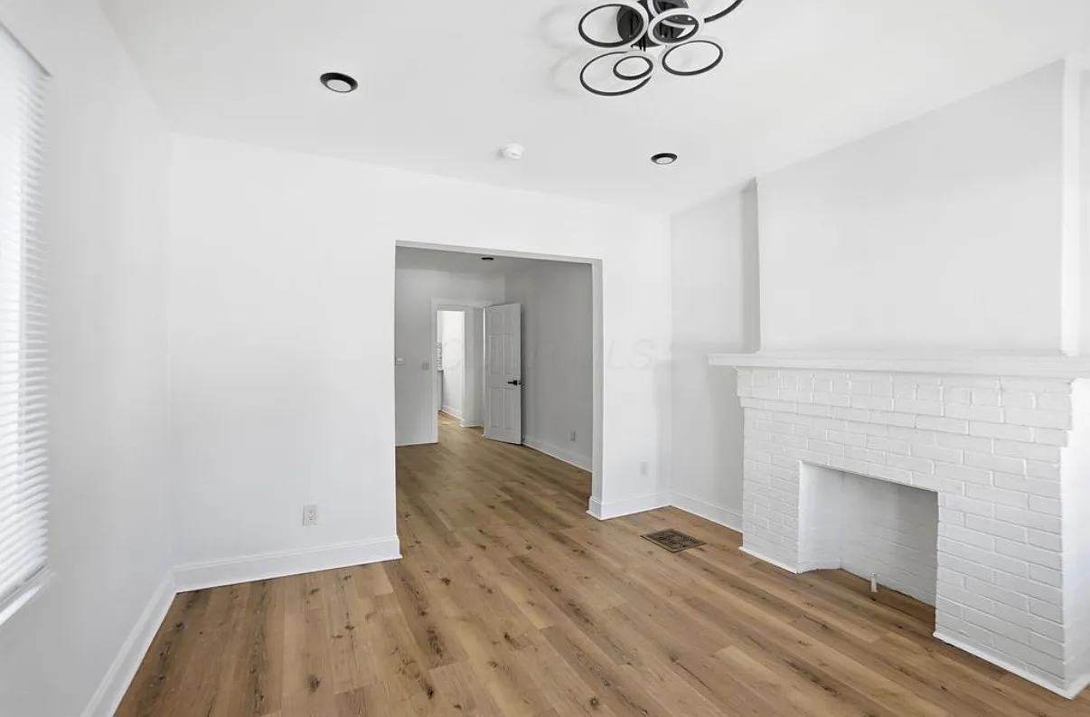 2 bed, 1107 sqft, $1,650 — Photo 4