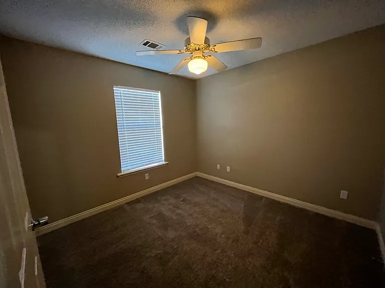 211 Rodney Guthrie Dr — Photo 11
