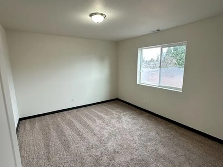 1515 Jefferson St SE — Photo 16