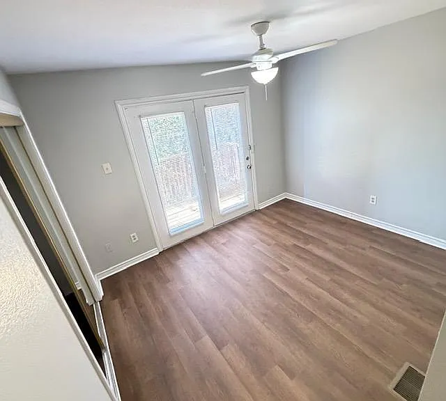 708 Champion Ct — Photo 15