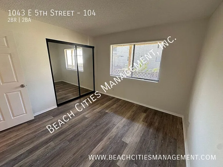 1043 E 5th St #104 — Photo 20