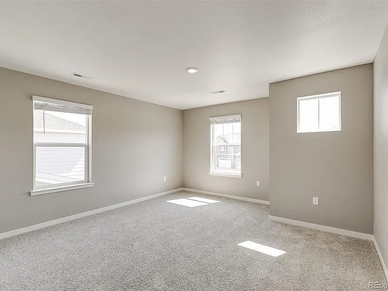 1695 Vantage Pkwy — Photo 12