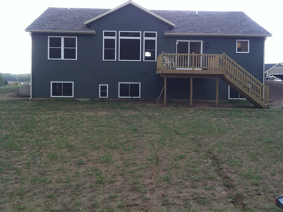 2nd image of 15111 Cranberry Ln NE