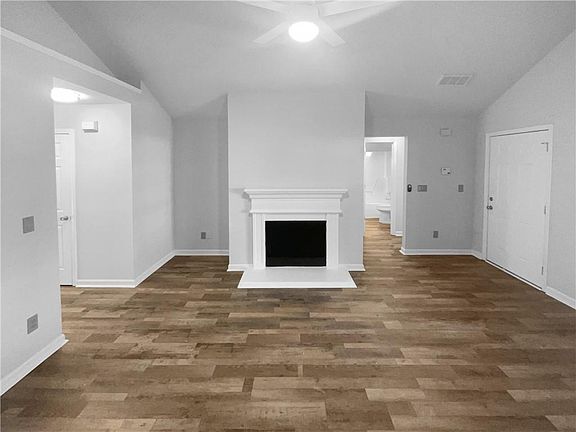 3rd image of 6303 Klondike River Rd