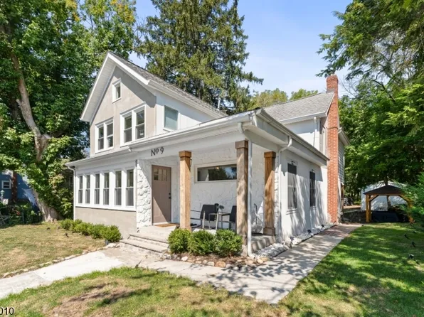 9 Lawnwood Ave, Newton Town, NJ 07860