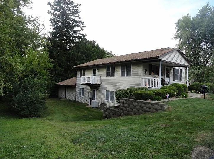 2 bed, 1061 sqft, $1,500 — Photo 4