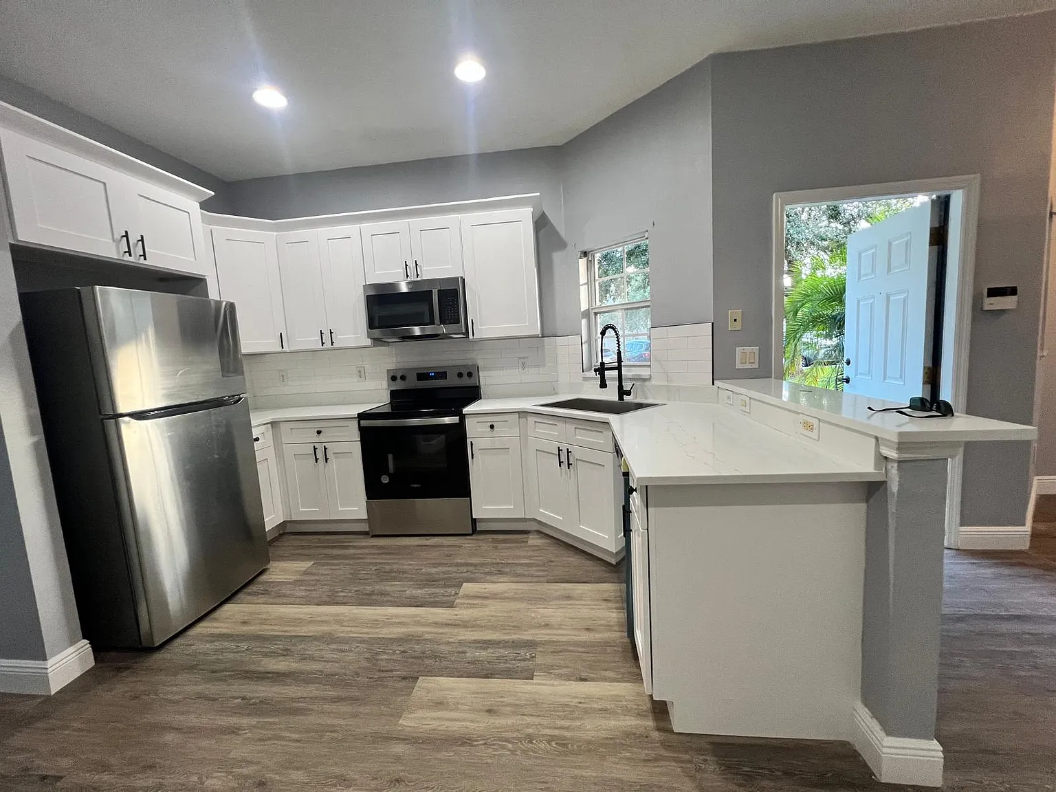 4 bed, 1576 sqft, $2,800 — Photo 2