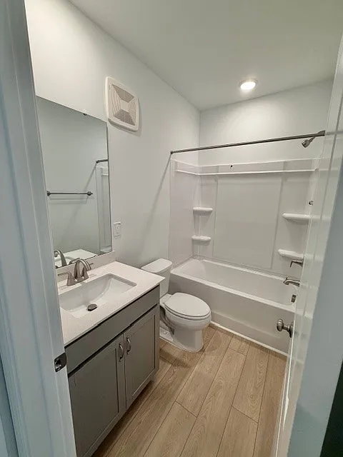 3 bed, 2.5 bath, 1577 sqft, $2,100 — Photo 4