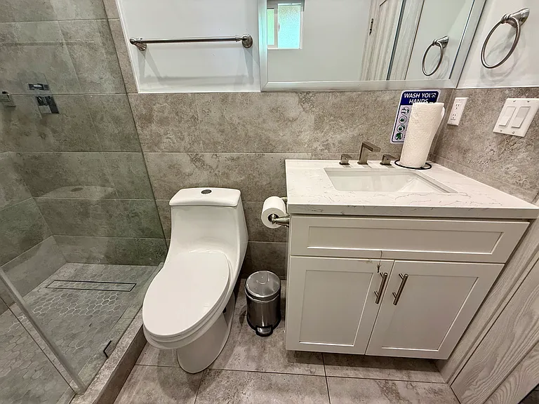 2428 N Lincoln St #101 — Photo 22