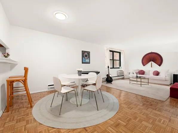 684 Washington St APT 4B, New York, NY 10014