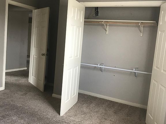 Closet in bedroom 2