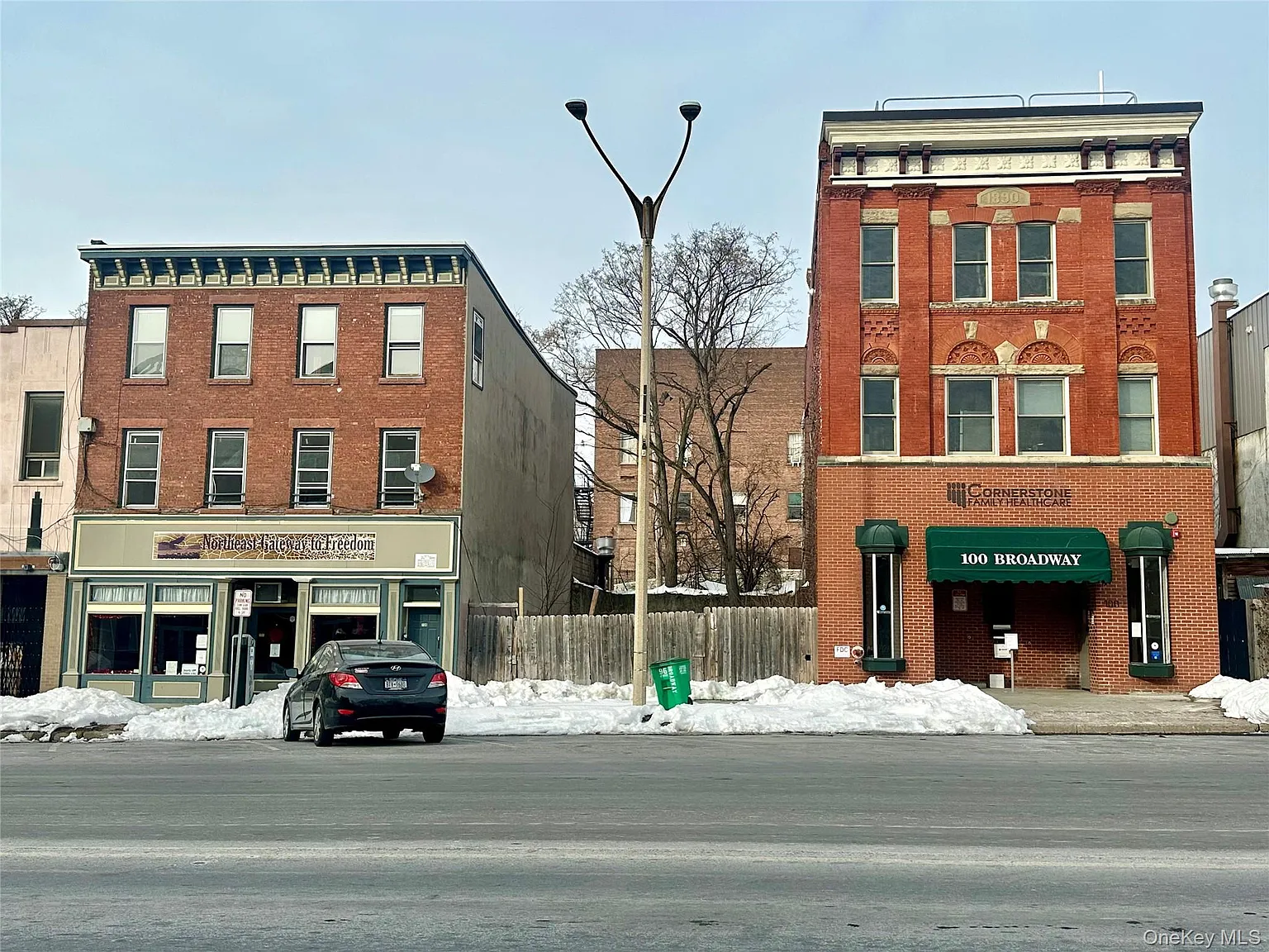 102 Broadway photo 1