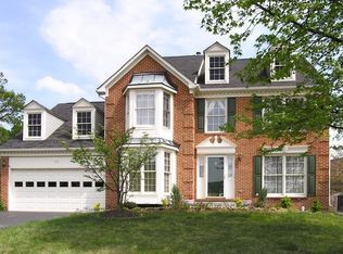 810 Spring Knoll Dr, Herndon, VA 20170