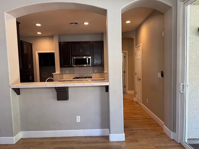 576 Sutherland Ranch Ln — Photo 5