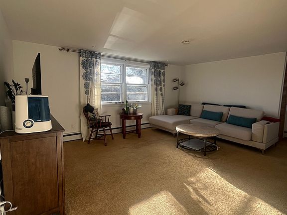 4th image of 16 Milton Ave Floor 2