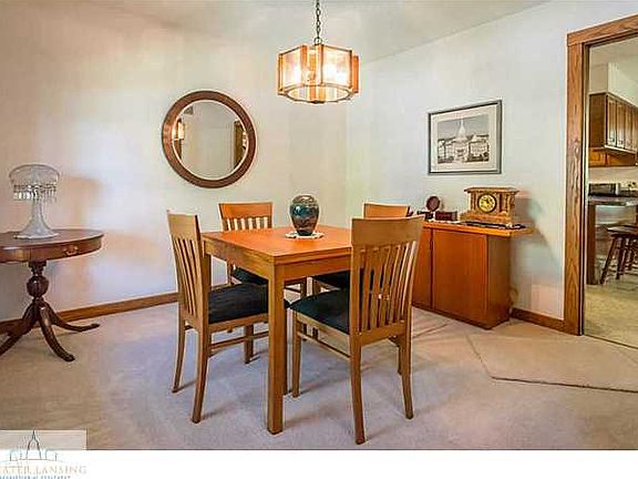 4th image of 5657 Woodstock Dr
