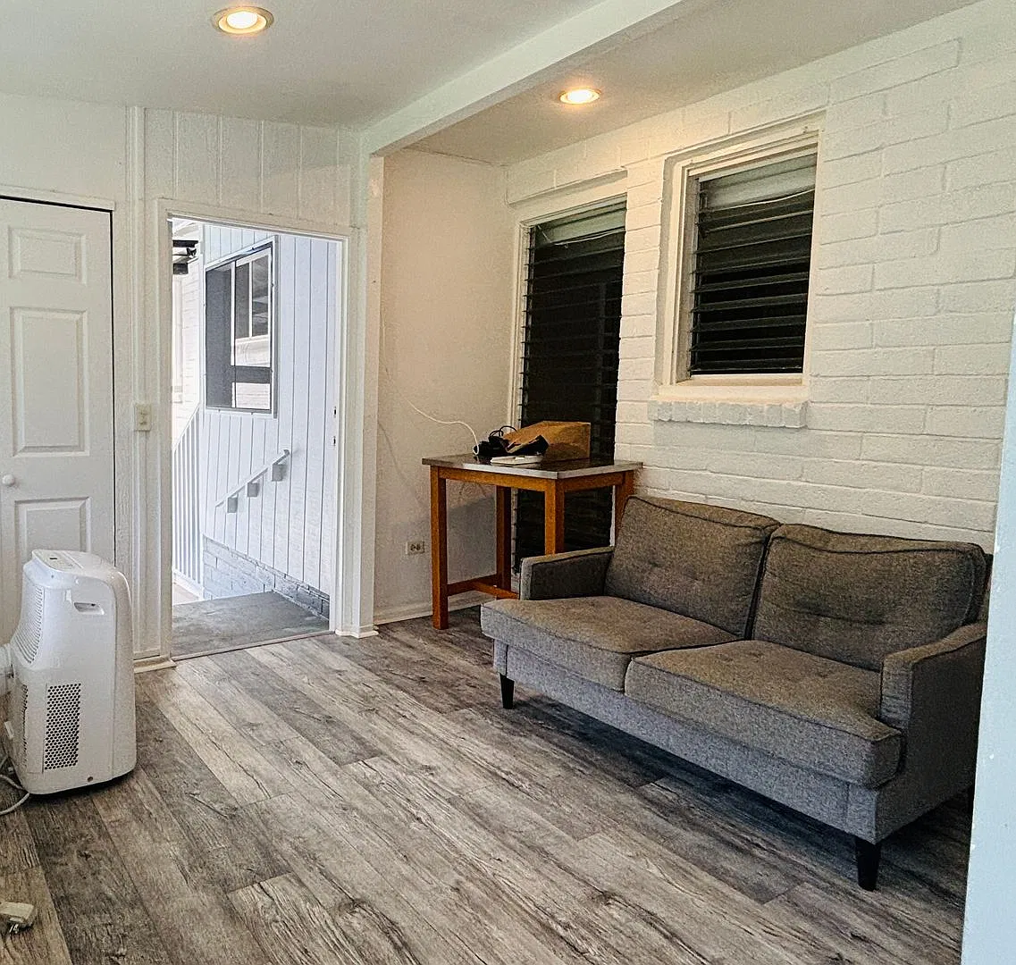 Spacious 1 Bedroom in Nuuanu with AC, Parking, Outdoor Patio — Photo 2