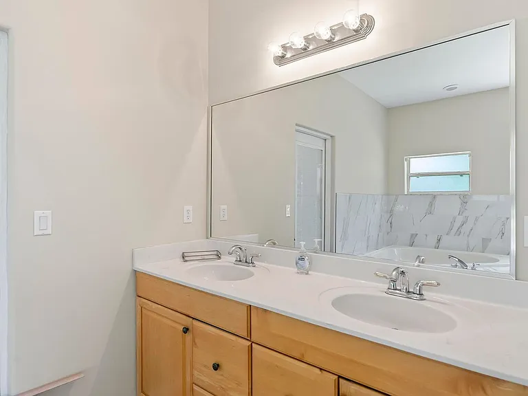 24 Lakecliff Dr — Photo 45
