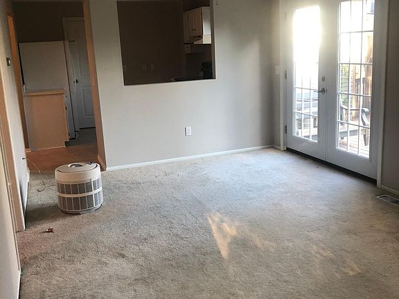 4th image of 1907 N Fairview Ave