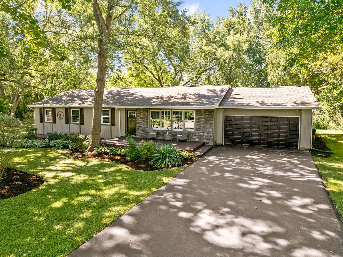 1714 Myrna Ct photo 1
