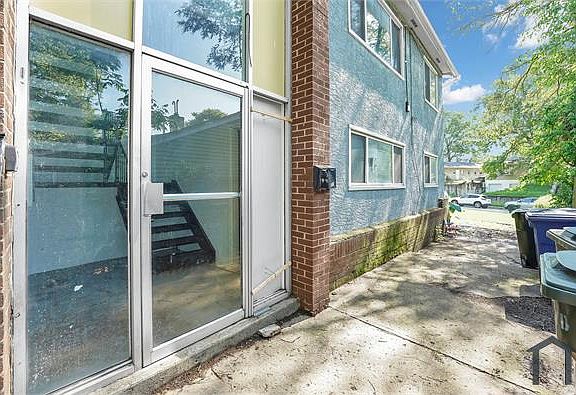 3rd image of 853 Wellington Blvd #853