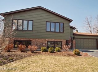 4291 Shadowrock Ct, Gurnee, IL 60031